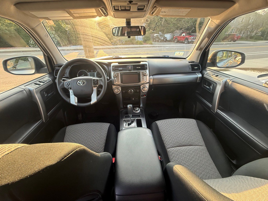 2018 Toyota 4Runner Image 9