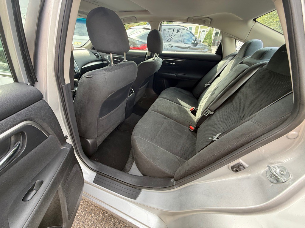2015 Nissan Altima Image 13