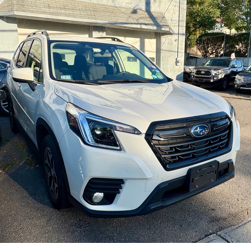 2022 Subaru Forester Image 2