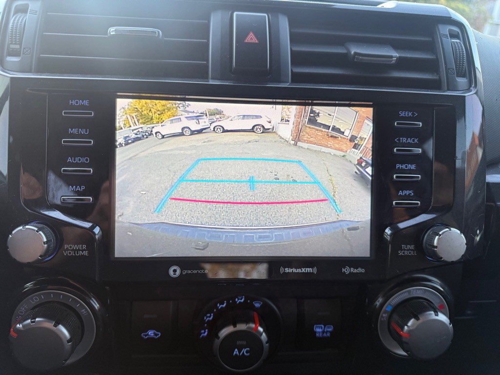 2021 Toyota 4Runner Image 10