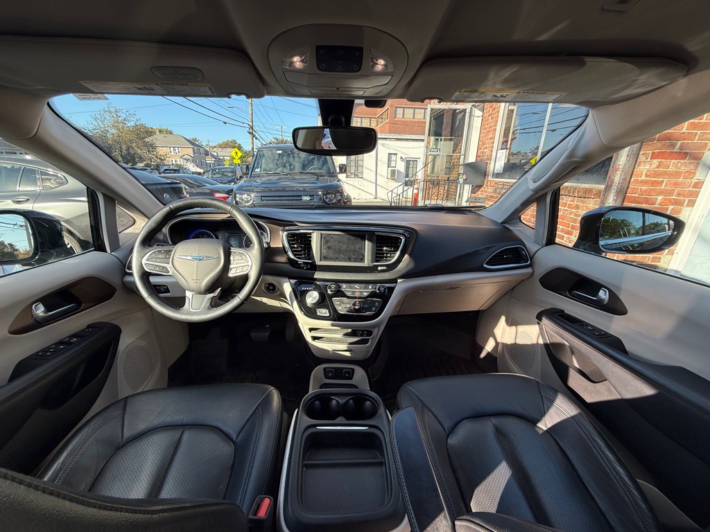 2019 Chrysler Pacifica Image 6