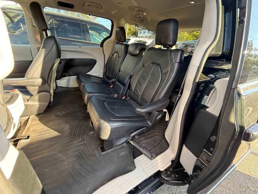 2019 Chrysler Pacifica Image 15