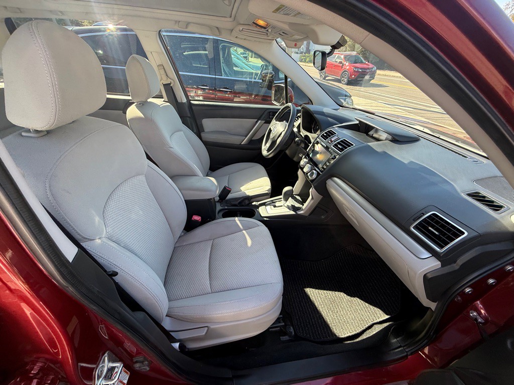 2016 Subaru Forester Image 6