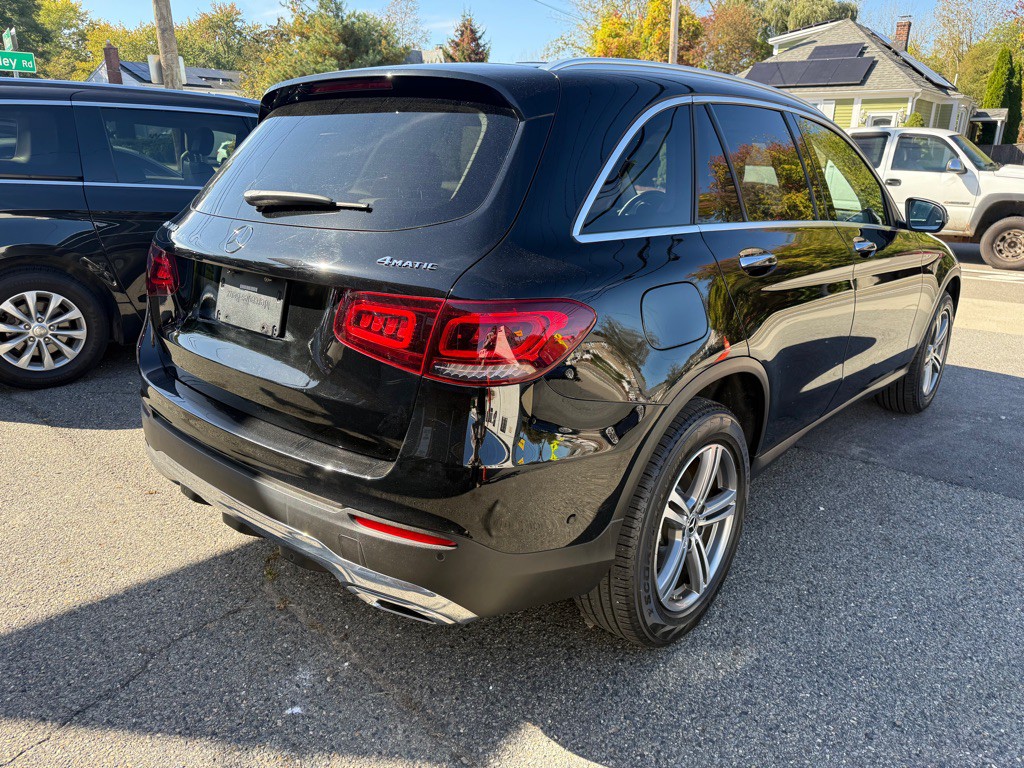 2022 Mercedes-Benz GLC-Class Image 3