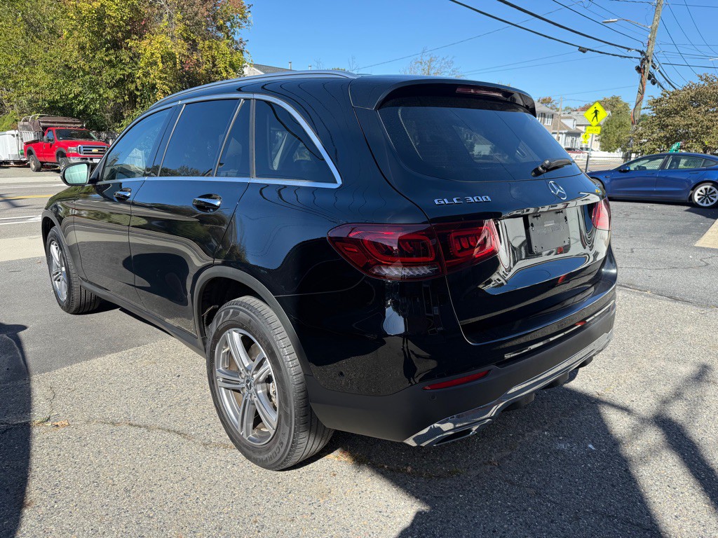 2022 Mercedes-Benz GLC-Class Image 4