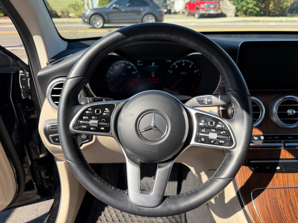 2022 Mercedes-Benz GLC-Class Image 7