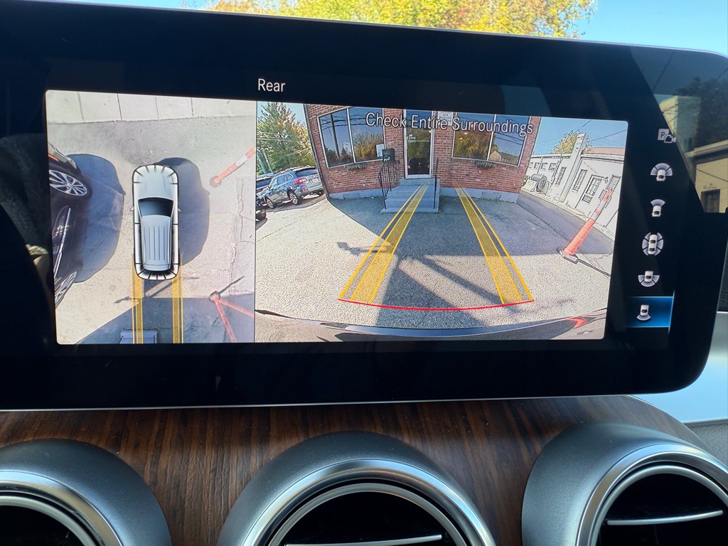 2022 Mercedes-Benz GLC-Class Image 10