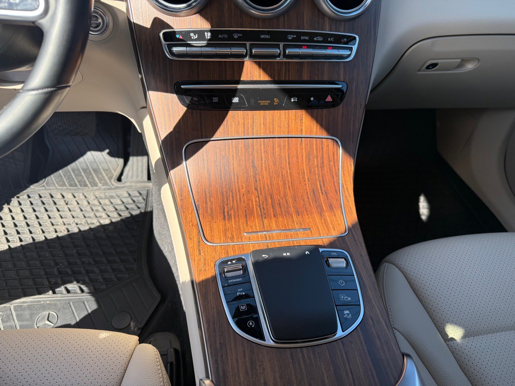 2022 Mercedes-Benz GLC-Class Image 11