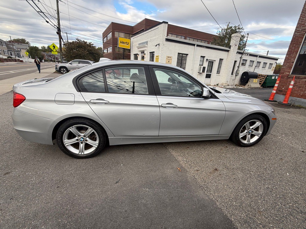 2013 BMW 3 Series Image 4