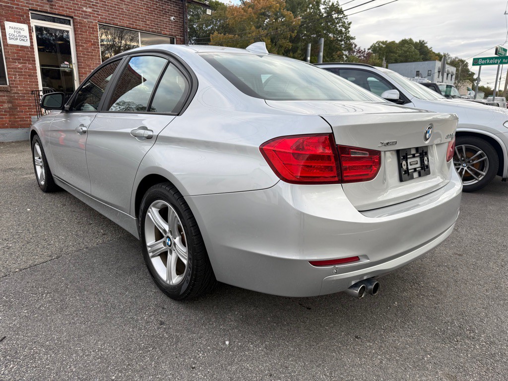 2013 BMW 3 Series Image 7