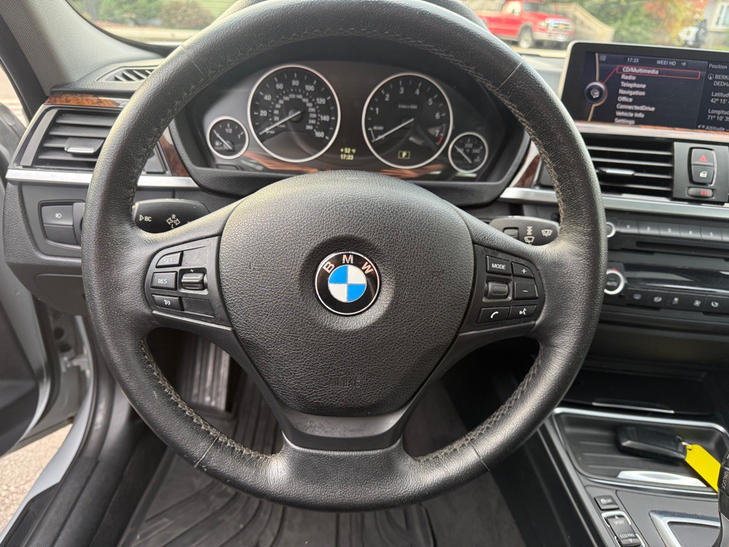 2013 BMW 3 Series Image 13