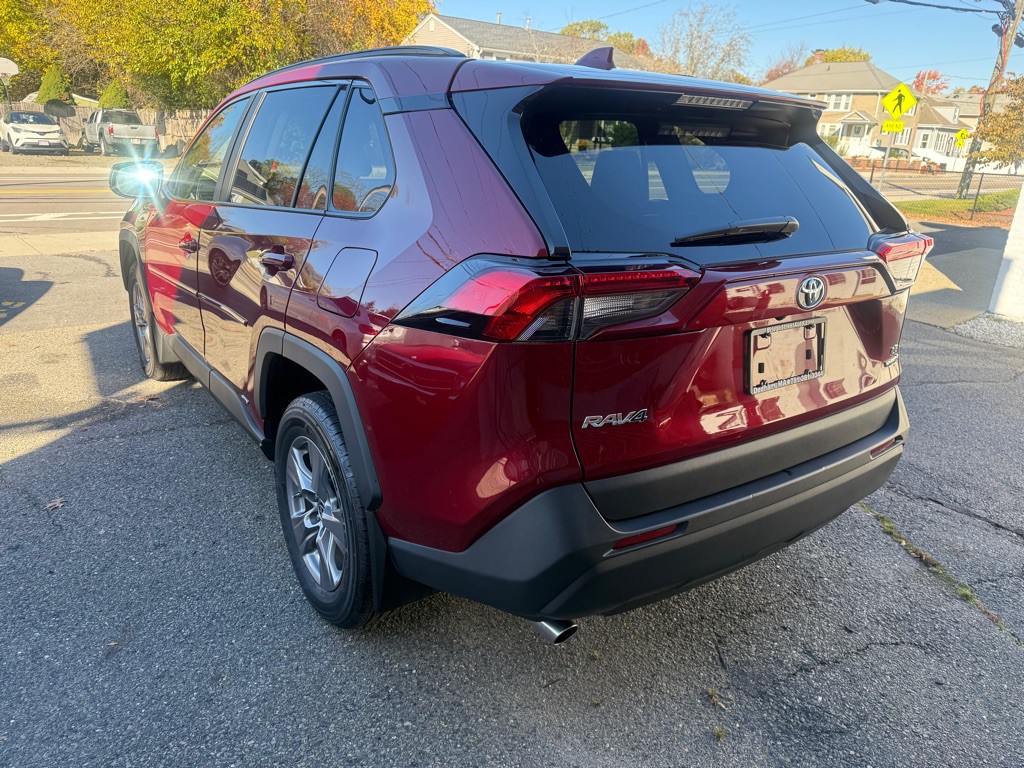 2022 Toyota Rav4 Image 2