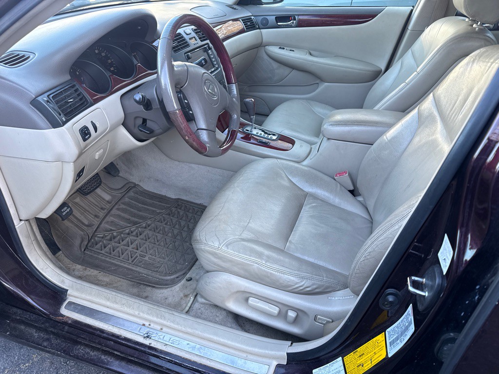 2002 Lexus ES 300 Image 6