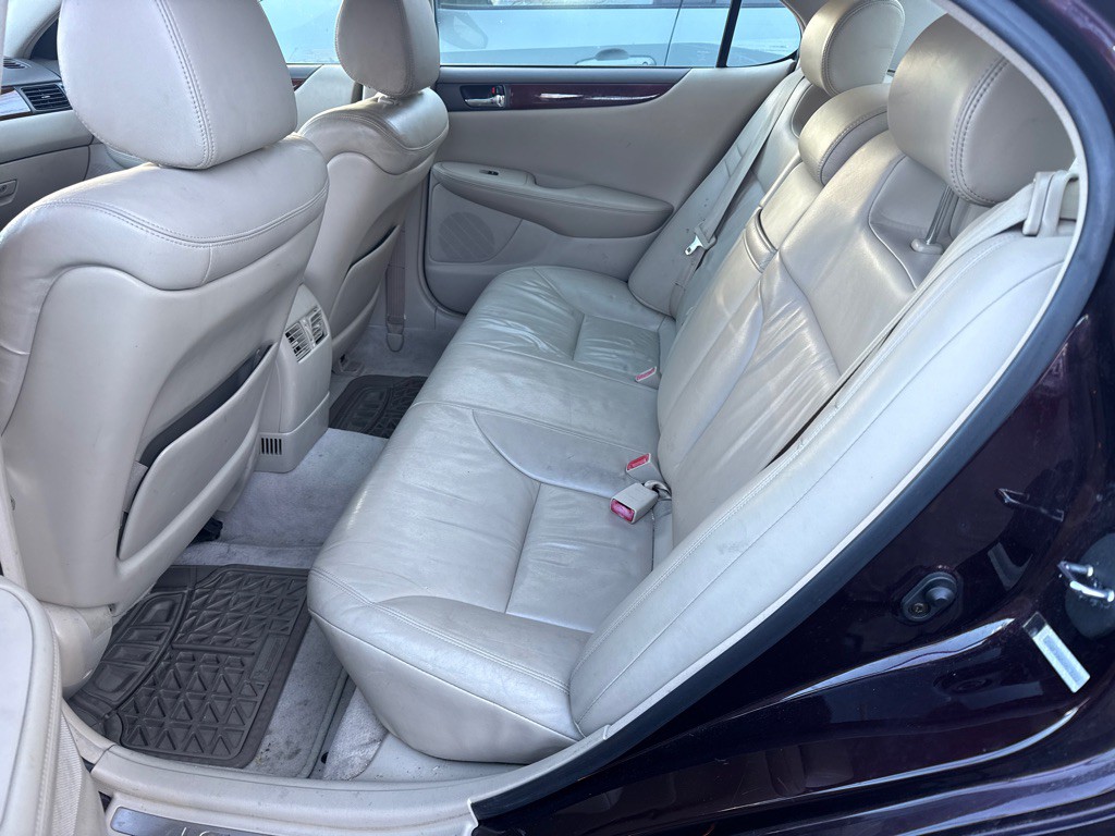 2002 Lexus ES 300 Image 7