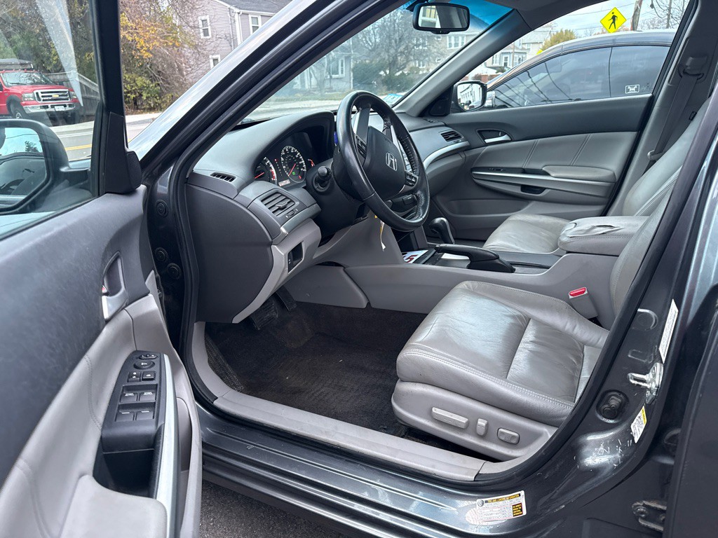 2010 Honda Accord Image 4
