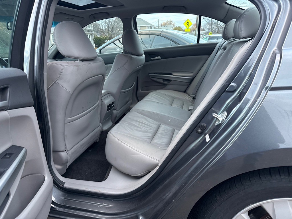 2010 Honda Accord Image 5