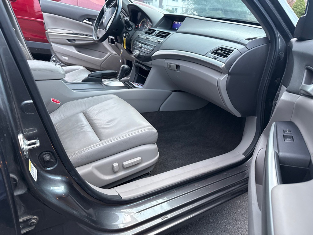 2010 Honda Accord Image 6