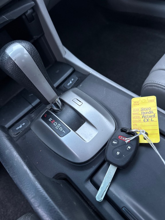 2010 Honda Accord Image 14