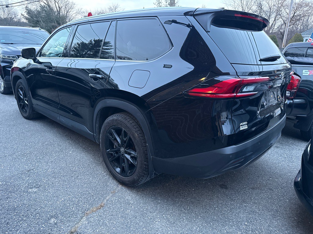 2024 Toyota Grand Highlande Image 3