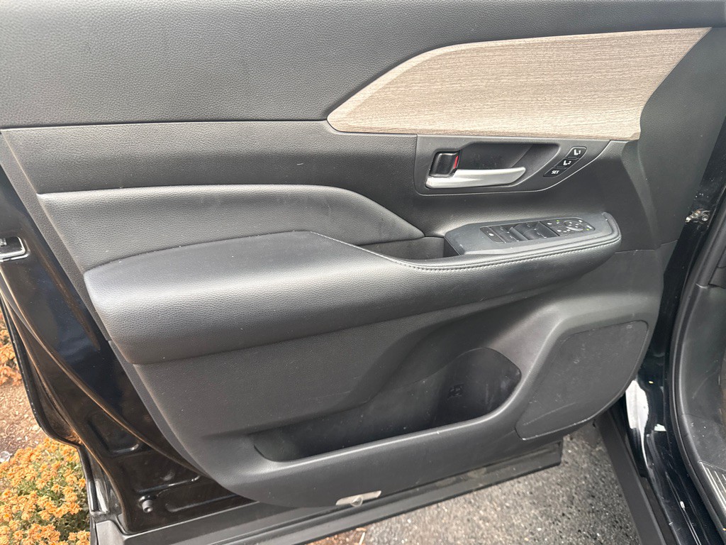 2024 Toyota Grand Highlande Image 6
