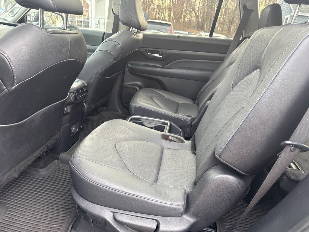 2024 Toyota Grand Highlande Image 13