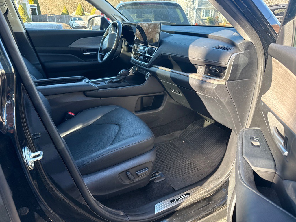 2024 Toyota Grand Highlande Image 17