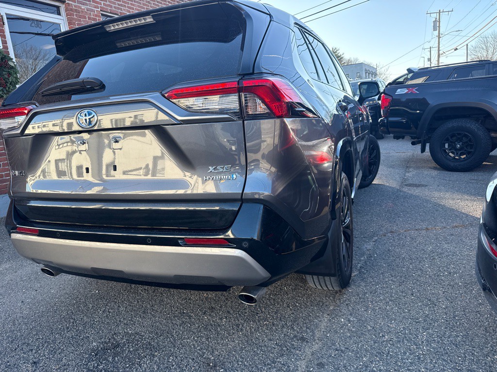 2024 Toyota Rav4 Image 3