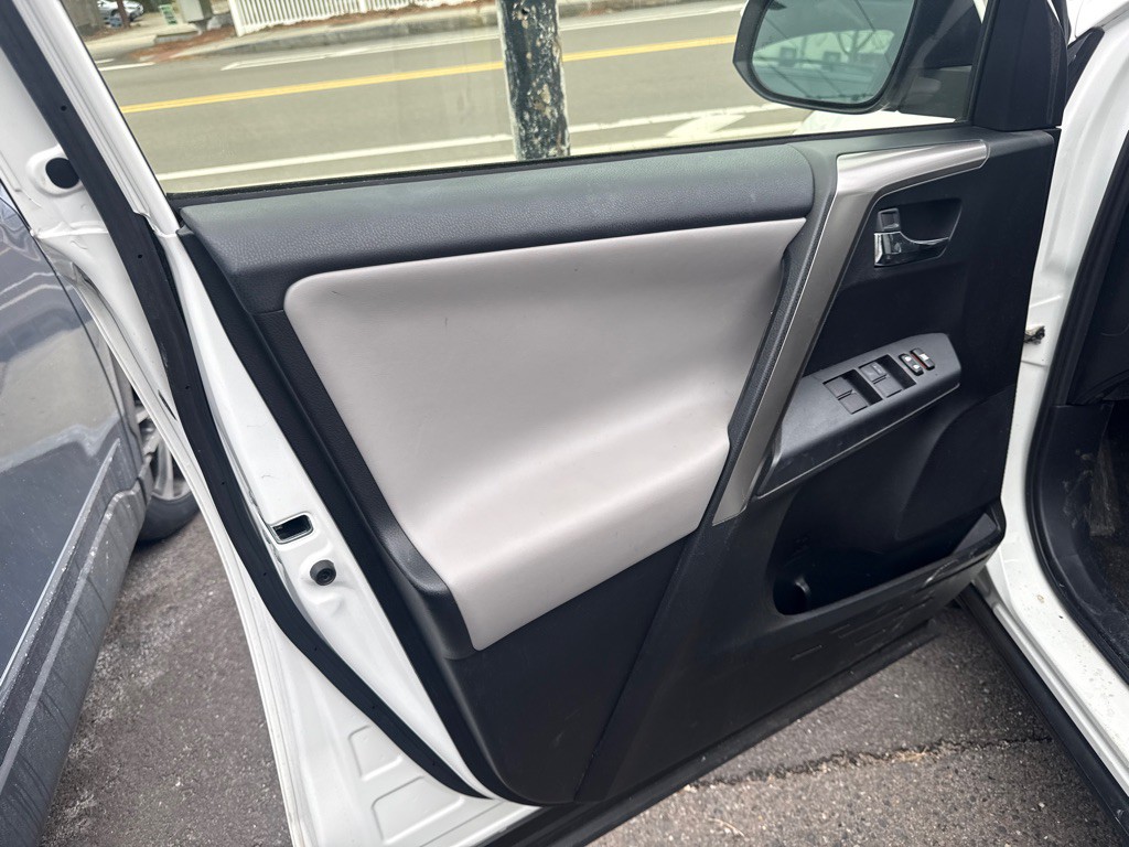 2018 Toyota Rav4 Image 5