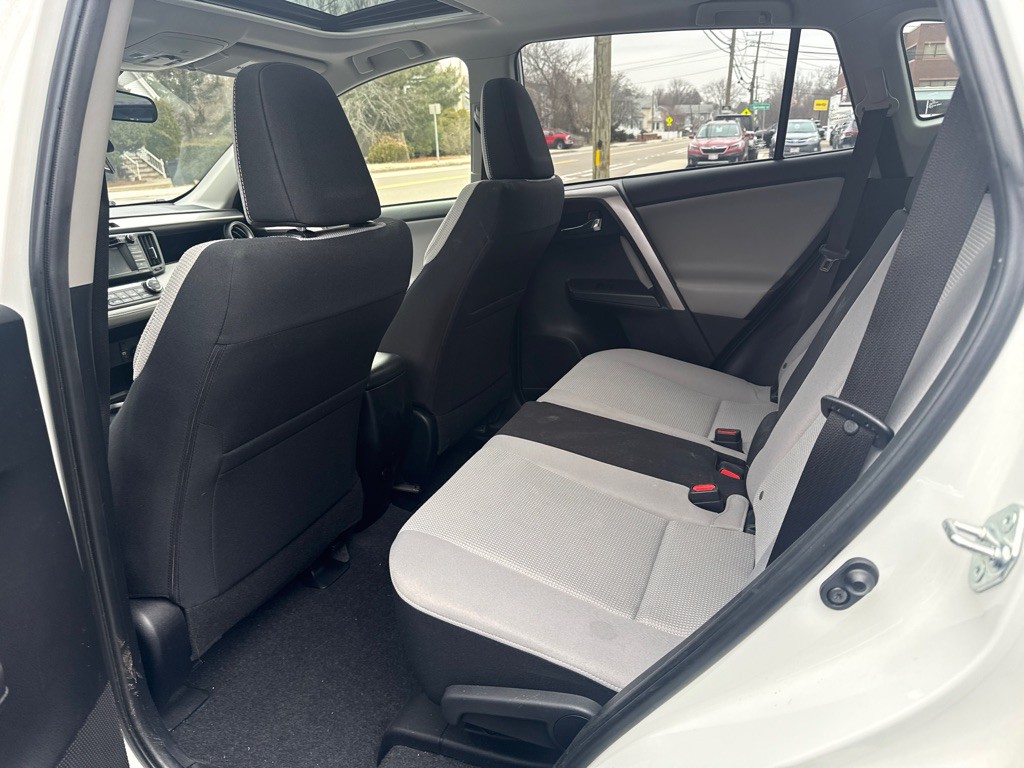 2018 Toyota Rav4 Image 7