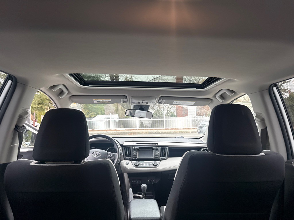 2018 Toyota Rav4 Image 9