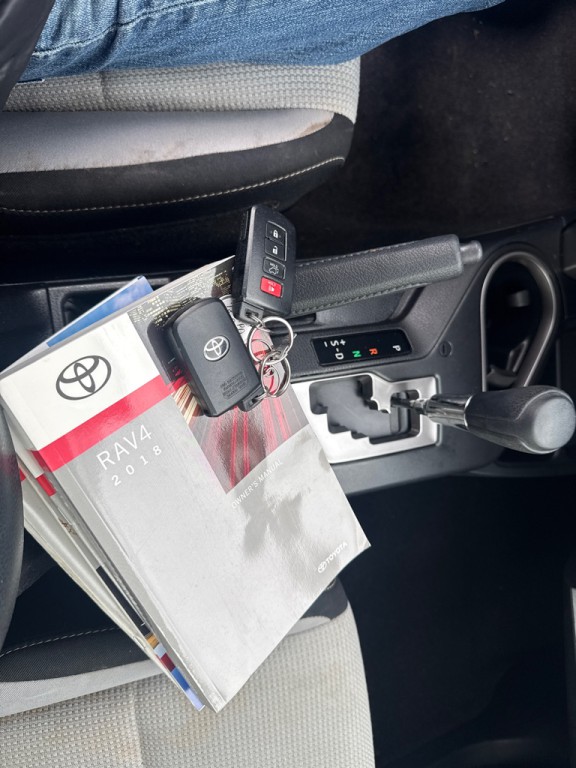 2018 Toyota Rav4 Image 17