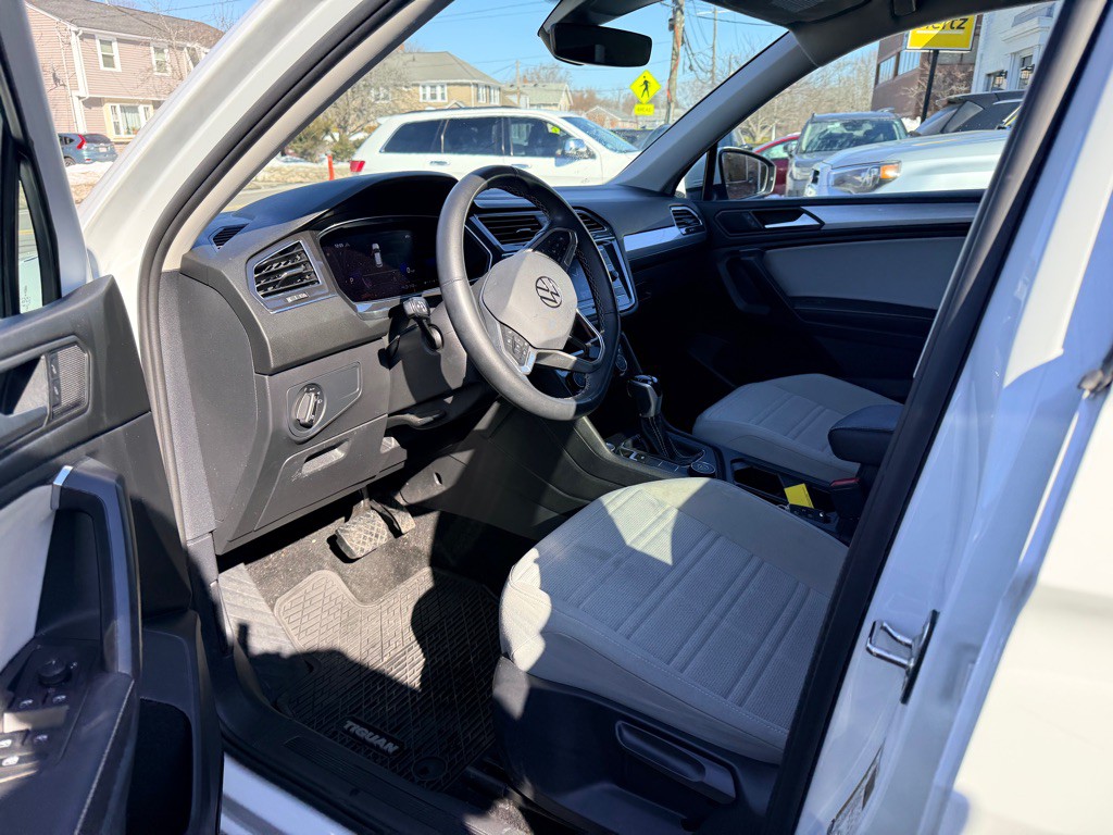 2023 Volkswagen Tiguan Image 6