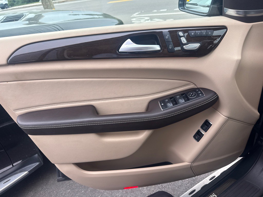 2017 Mercedes-Benz GLS-Class Image 7