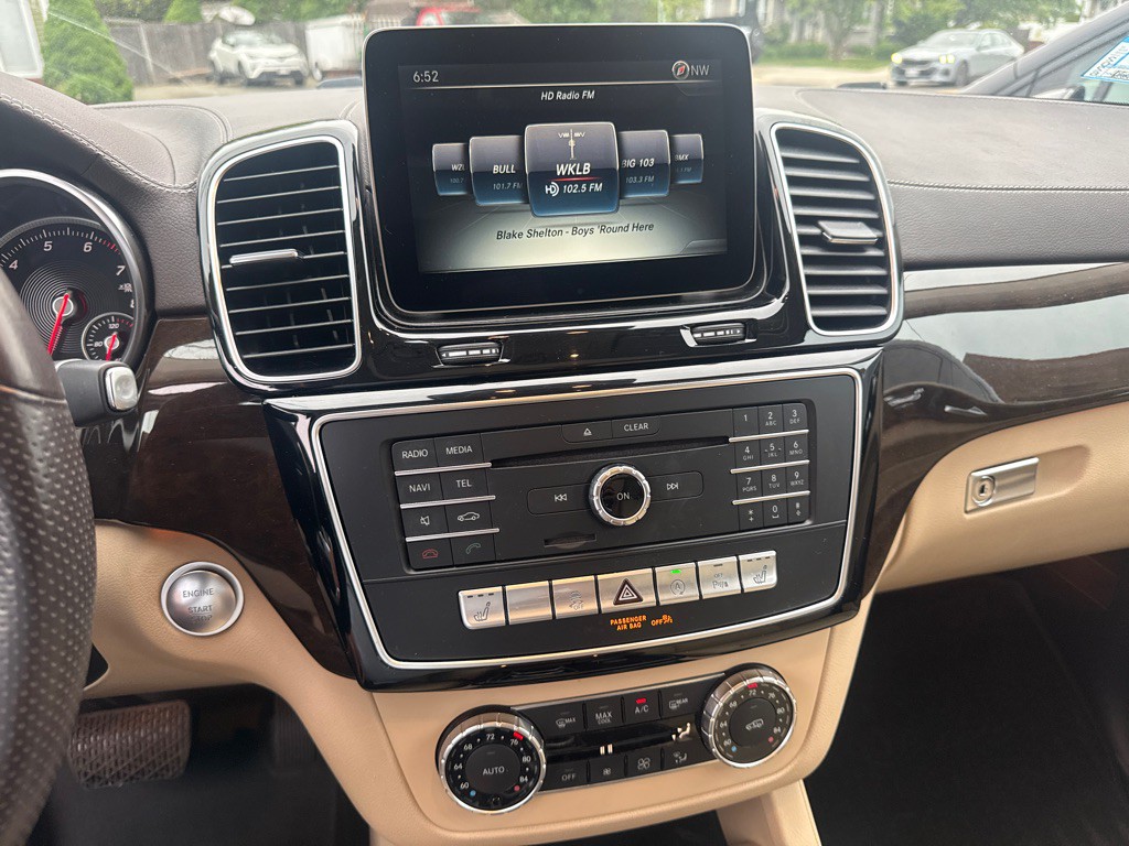 2017 Mercedes-Benz GLS-Class Image 9
