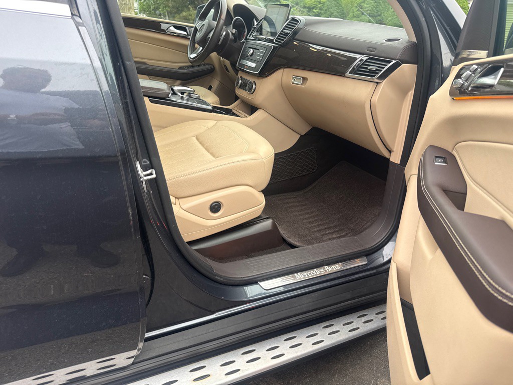 2017 Mercedes-Benz GLS-Class Image 21