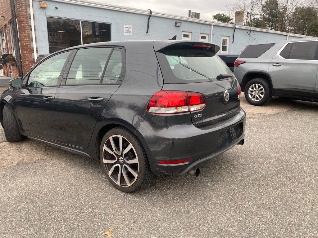 2013 Volkswagen GTI Image 2