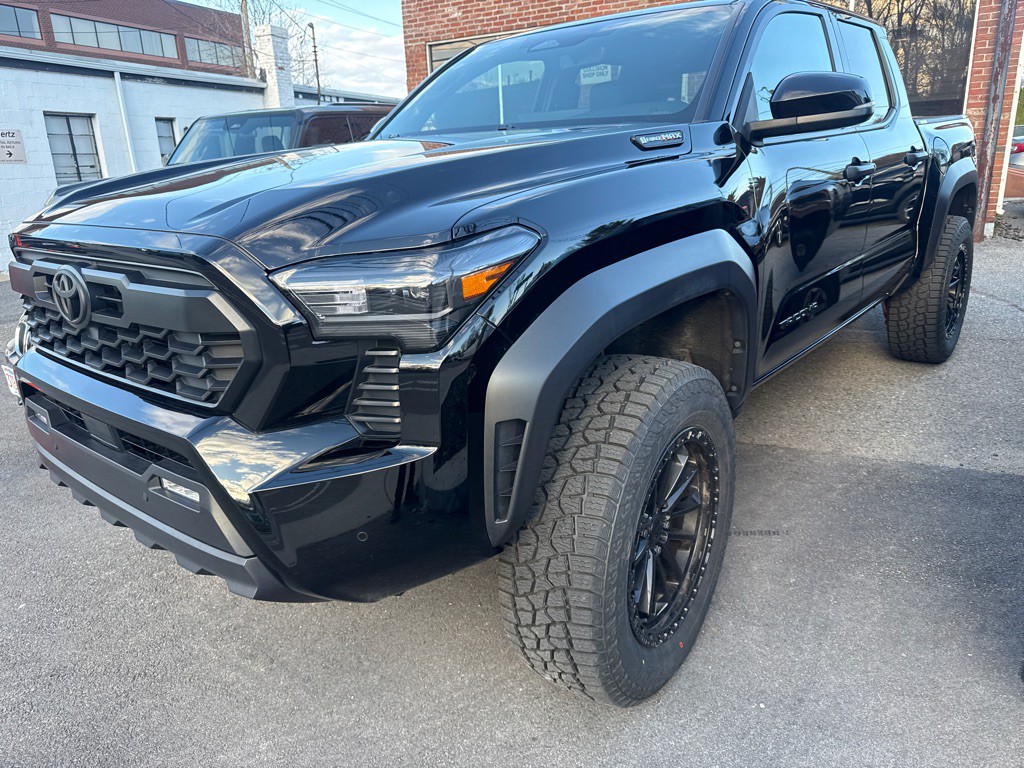 2025 Toyota Tacoma Image 2