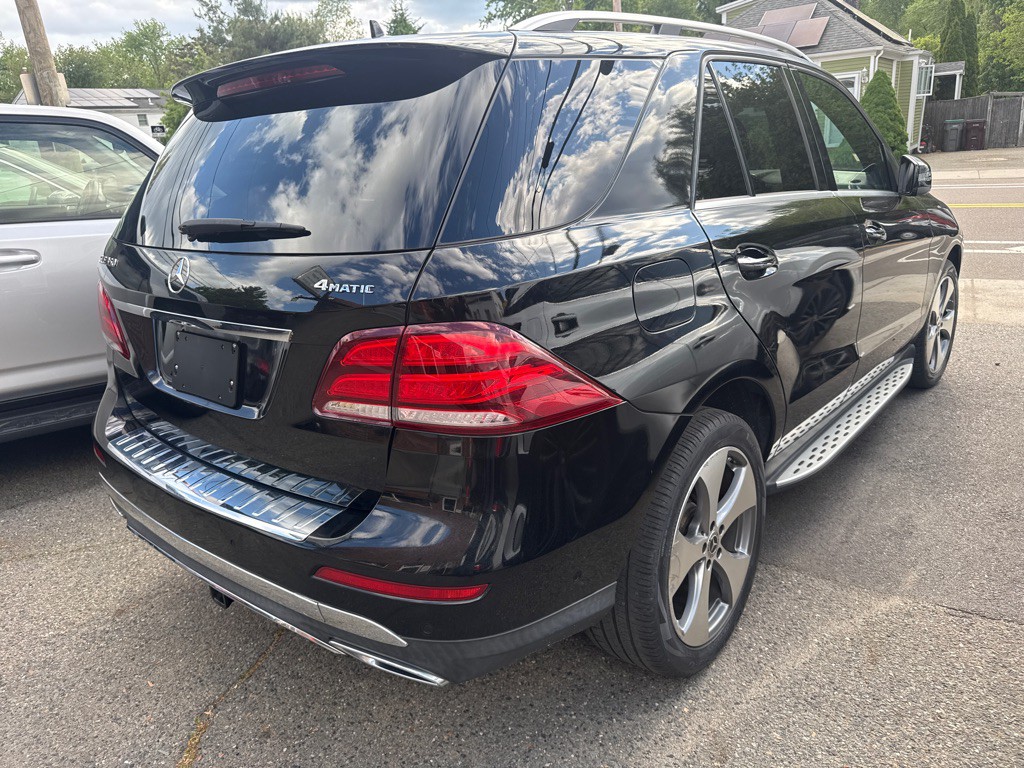 2017 Mercedes-Benz GLE-Class Image 3
