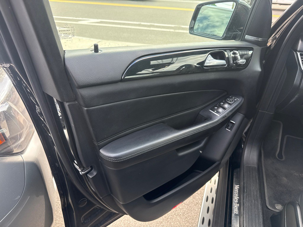 2017 Mercedes-Benz GLE-Class Image 6