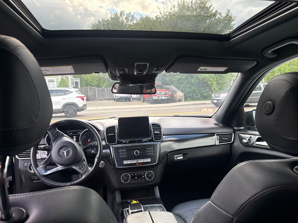 2017 Mercedes-Benz GLE-Class Image 12