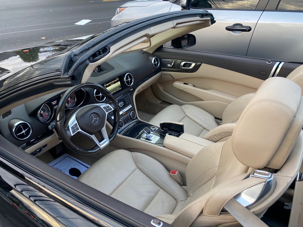 2016 Mercedes-Benz SL-Class Image 12
