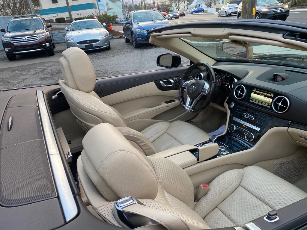 2016 Mercedes-Benz SL-Class Image 15