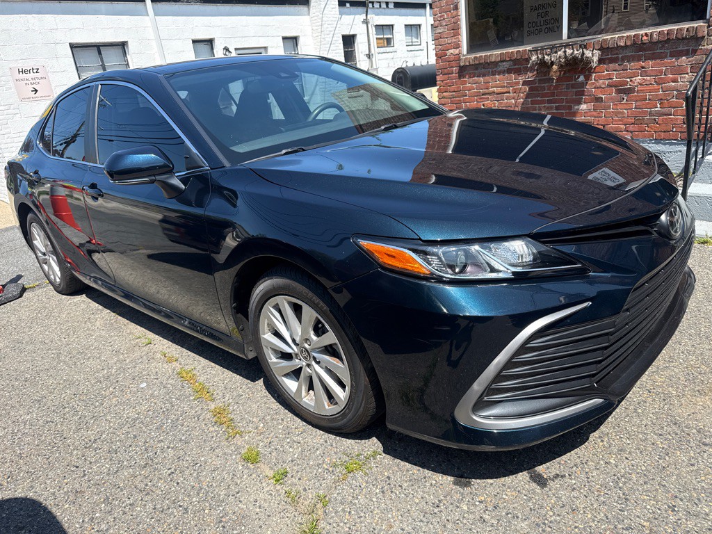 2021 Toyota Camry Image 2
