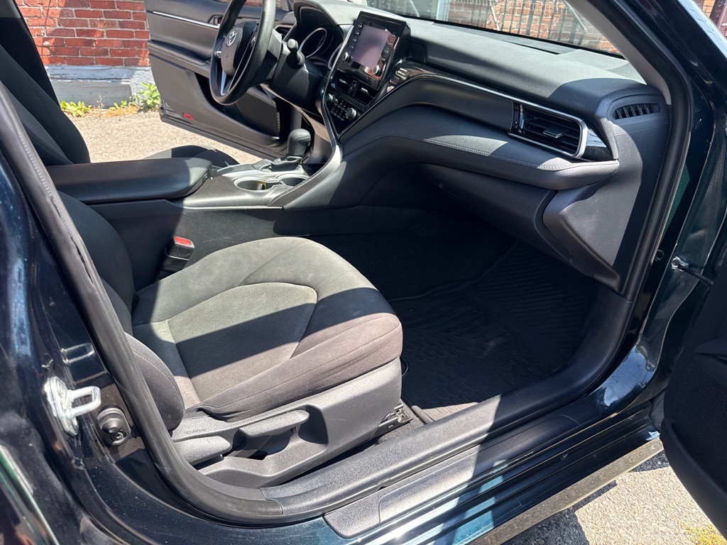 2021 Toyota Camry Image 9