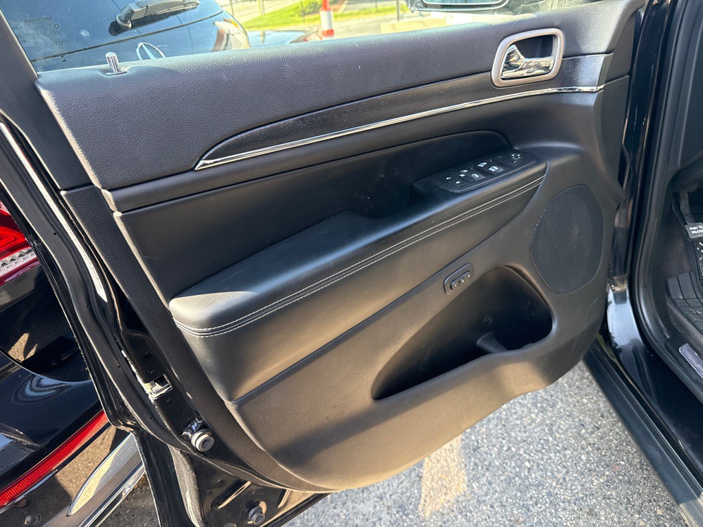 2017 Jeep Grand Cherokee Image 6