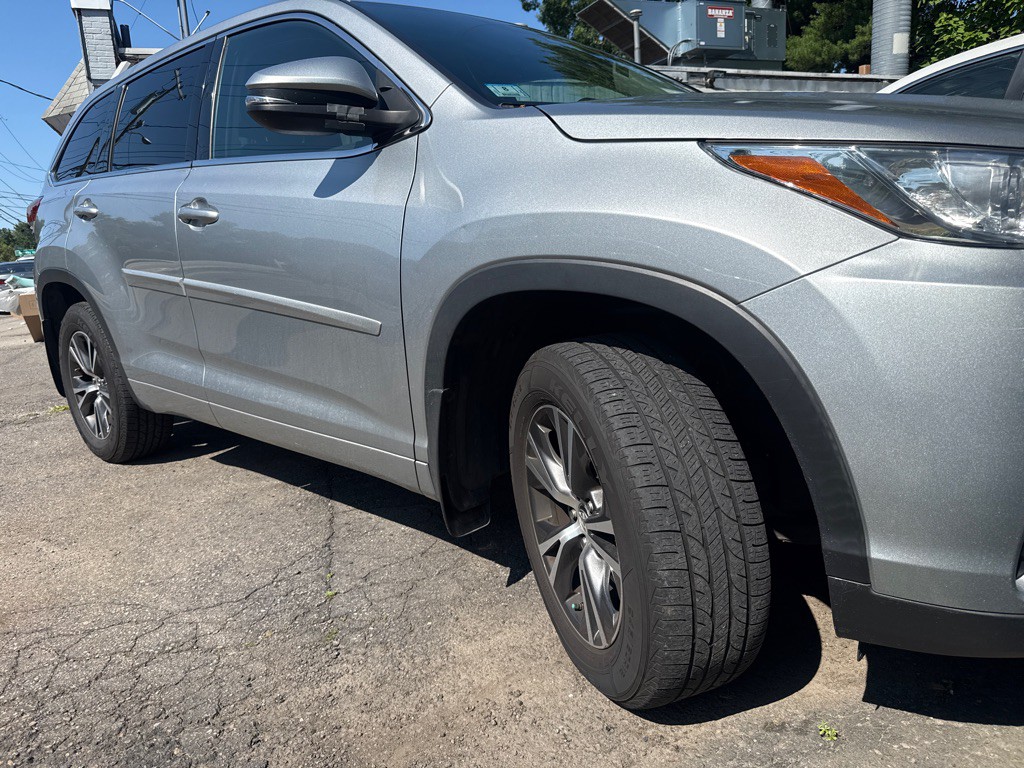 2017 Toyota Highlander Image 4