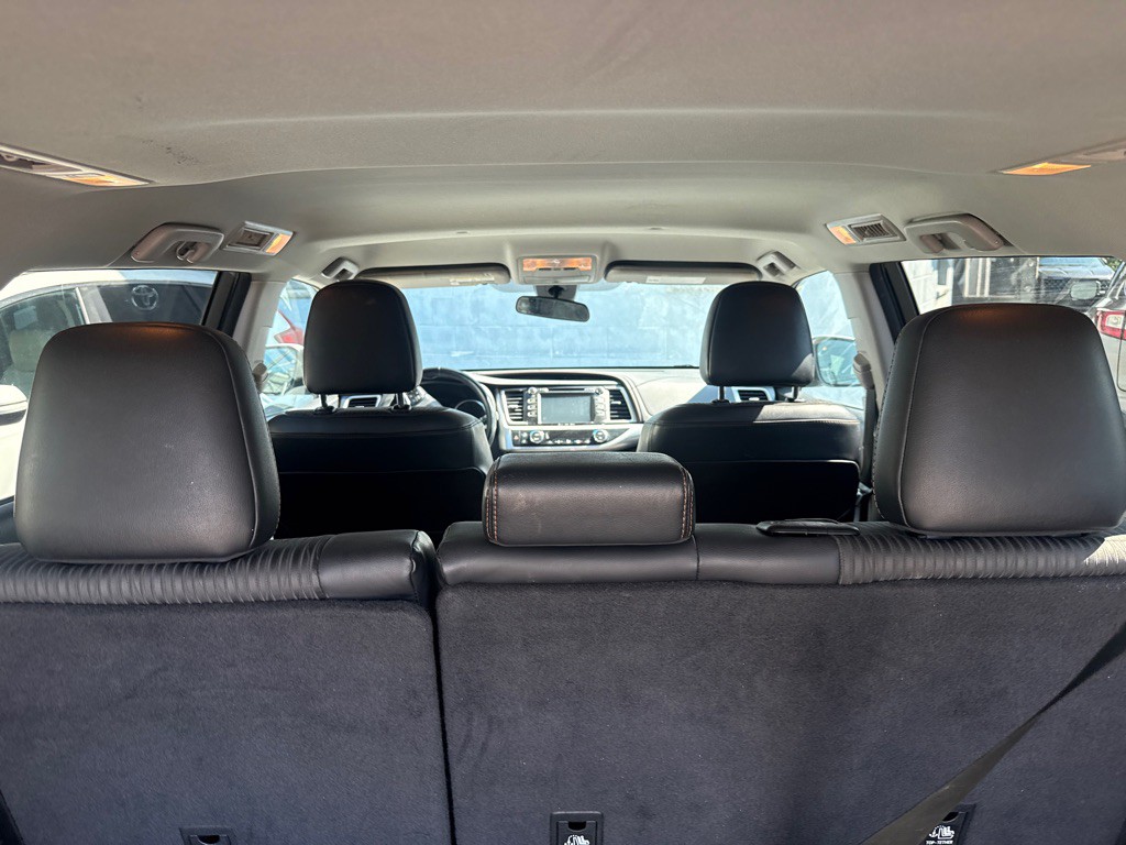 2017 Toyota Highlander Image 7