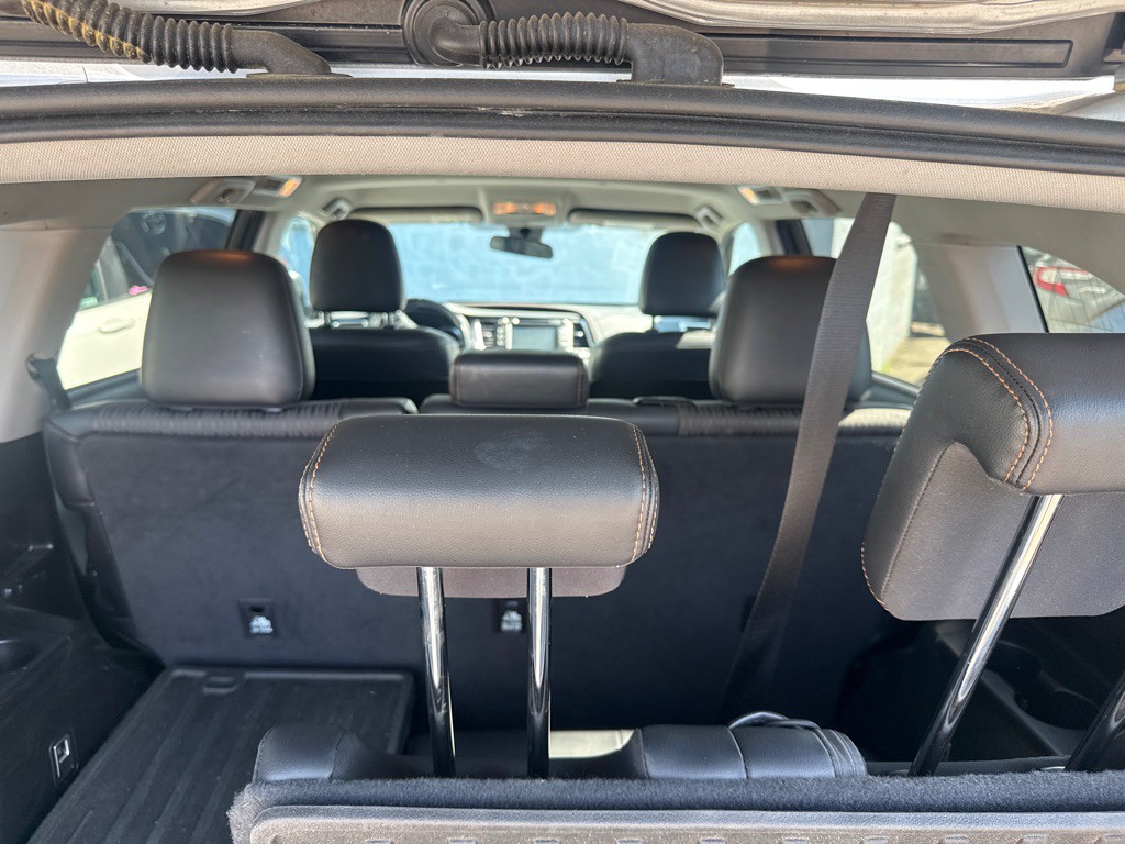 2017 Toyota Highlander Image 8