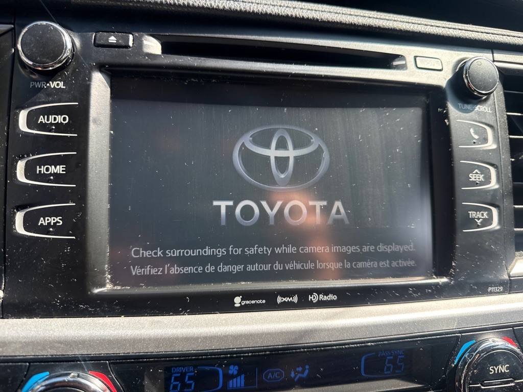 2017 Toyota Highlander Image 12
