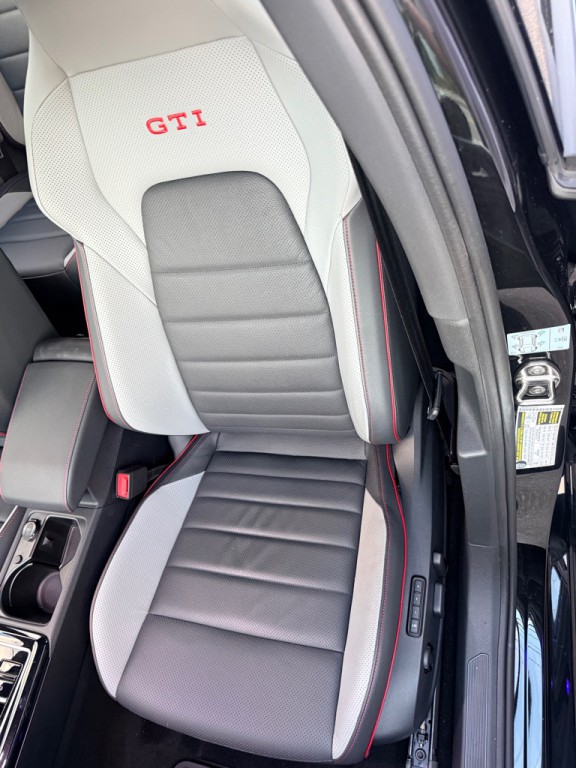 2024 Volkswagen GTI Image 7